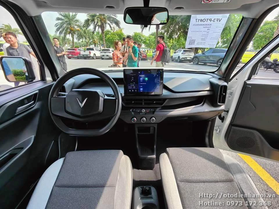 Khoang nội thất VinFast VF3 nhìn từ ghế sau