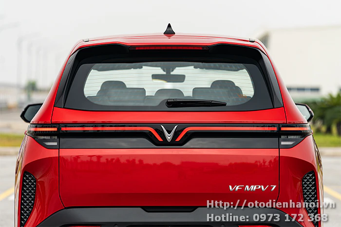 Đuôi xe Vinfast MPV 7
