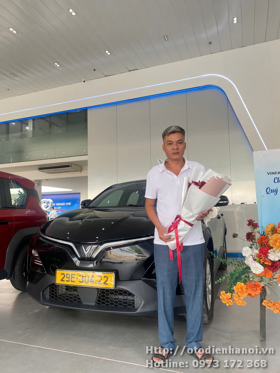 Anh Xoa thường tín nhận xe VF6
